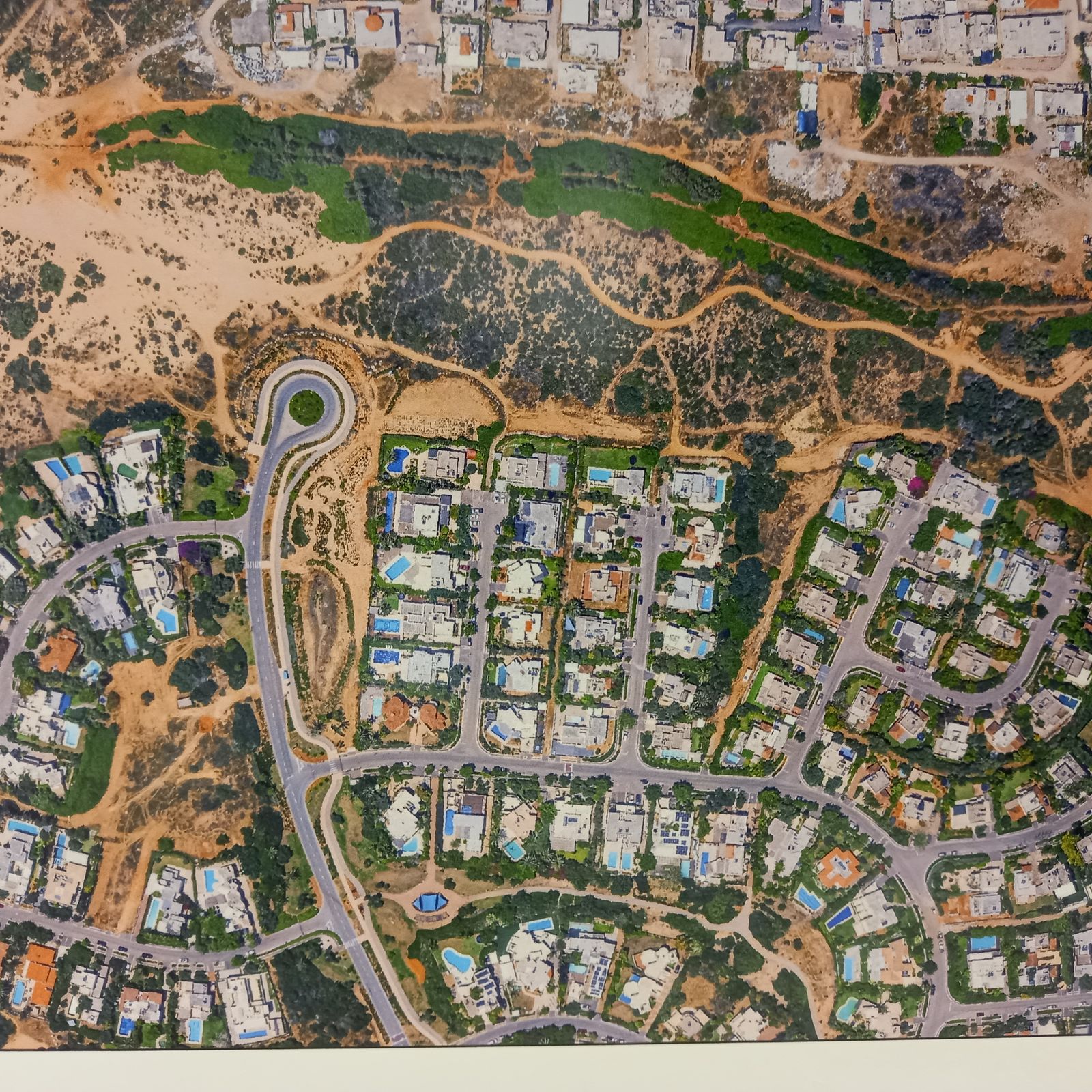 Zoom in and the boundary is visible